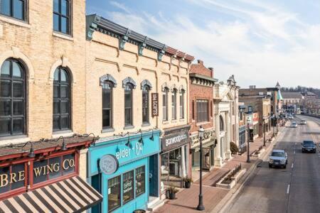 Hip Urban Loft-Small Town Charm-124 Lofts #2 West Dundee Exterior foto