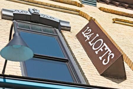 Hip Urban Loft-Small Town Charm-124 Lofts #2 West Dundee Exterior foto